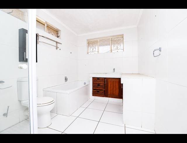 10 BEDROOM HOUSE FOR SALE IN GLENWOOD